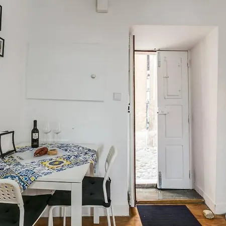 Like A Local @ Alfama Studio Lisbon